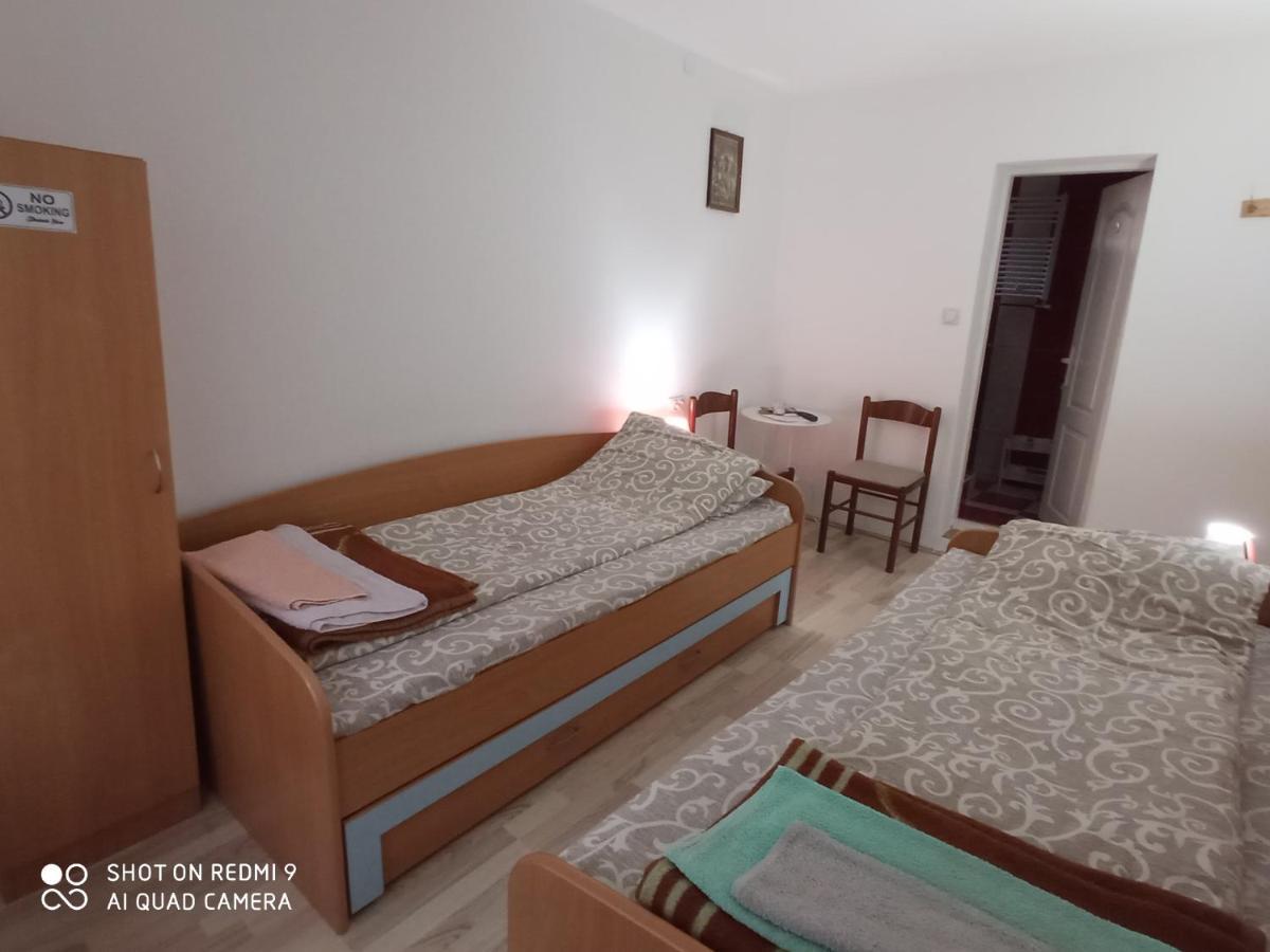 Guest House Vila Banjica ปิโรต์ ภายนอก รูปภาพ