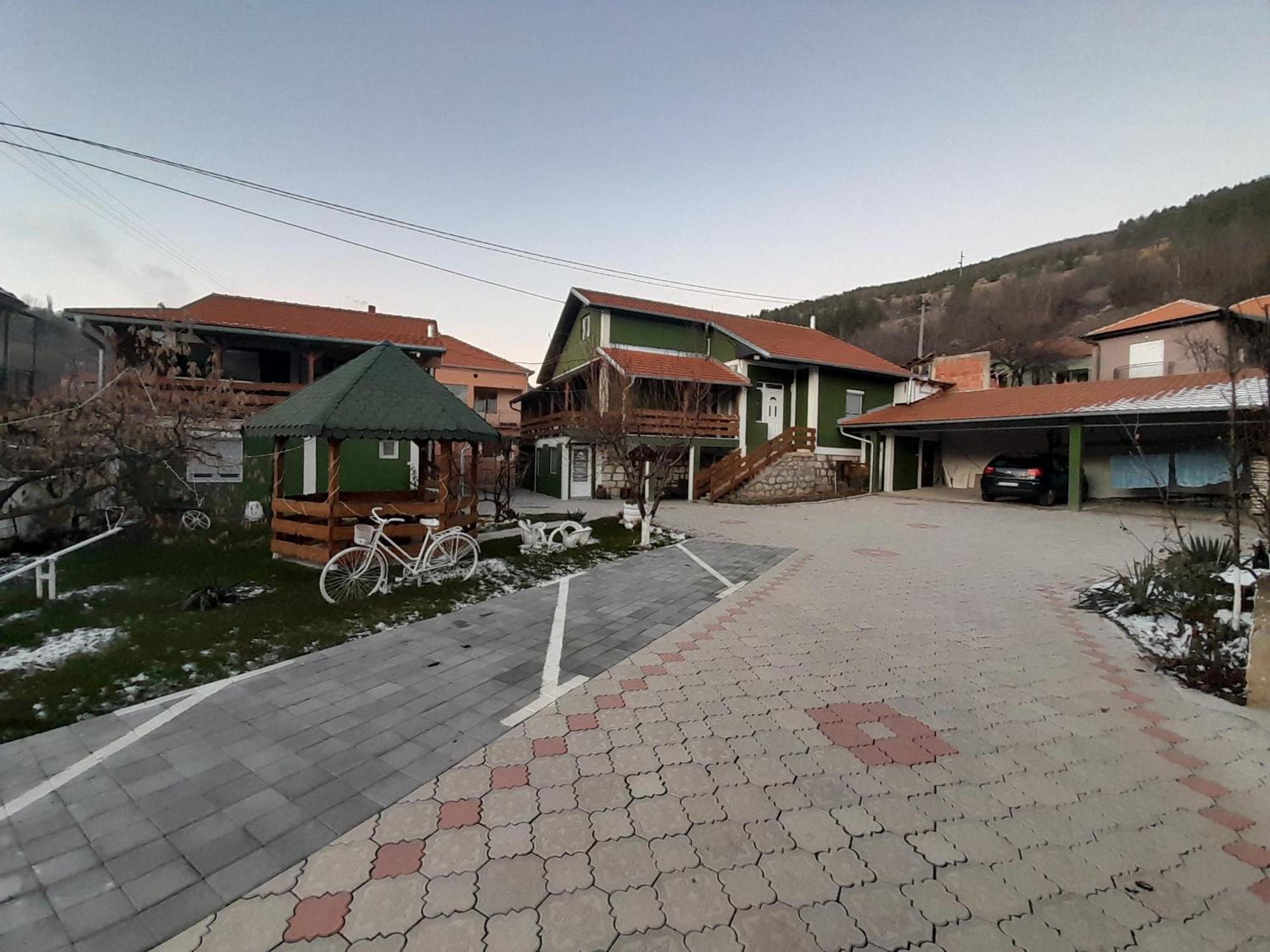 Guest House Vila Banjica ปิโรต์ ภายนอก รูปภาพ