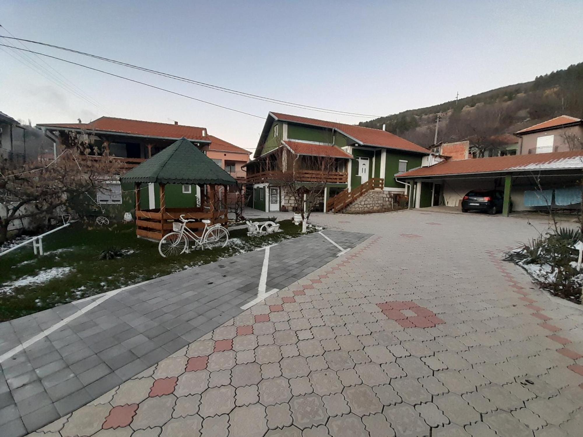 Guest House Vila Banjica ปิโรต์ ภายนอก รูปภาพ