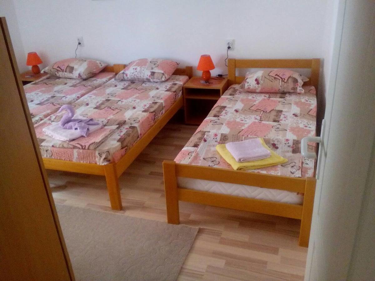 Guest House Vila Banjica ปิโรต์ ภายนอก รูปภาพ