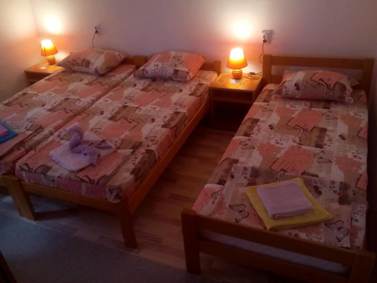 Guest House Vila Banjica ปิโรต์ ภายนอก รูปภาพ
